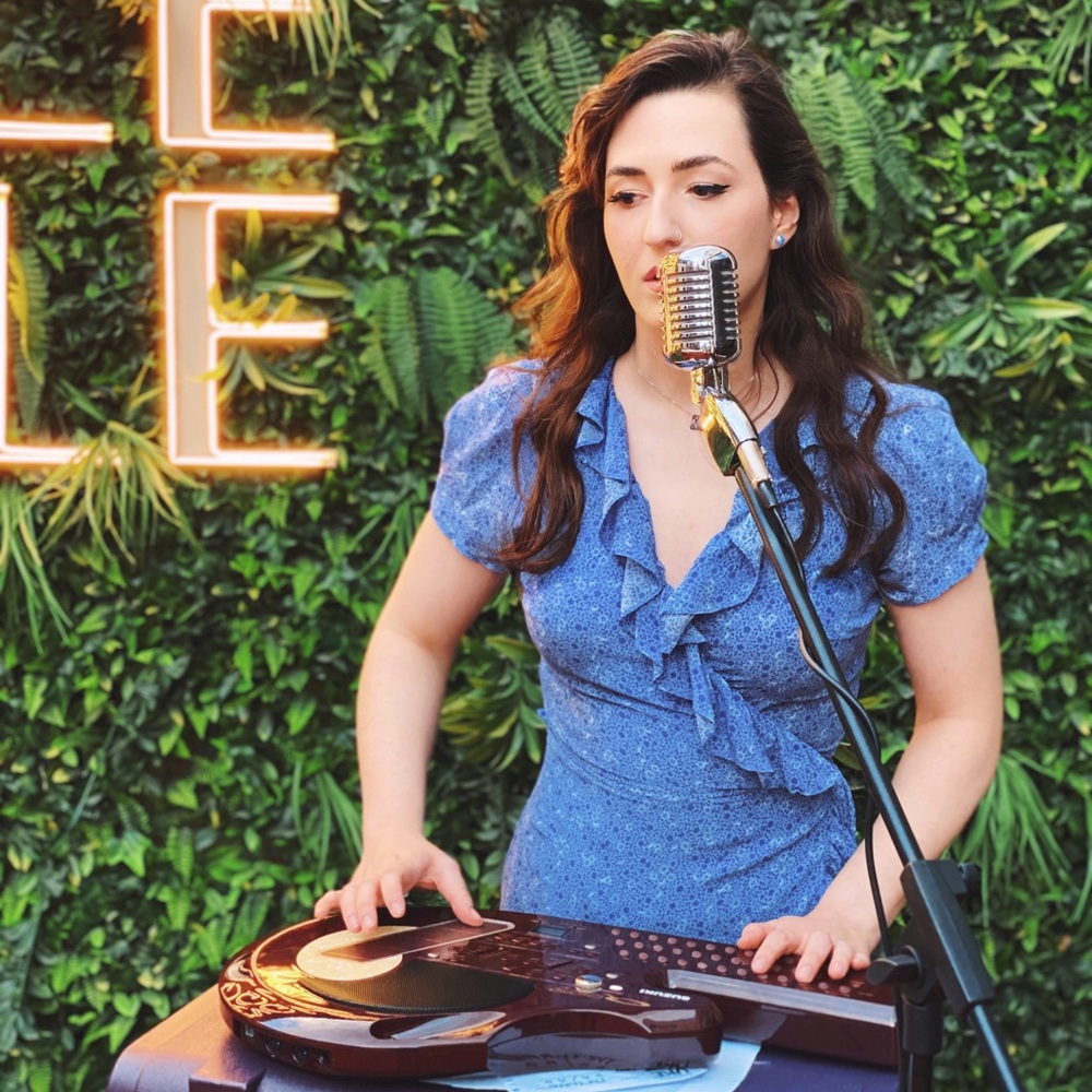 Meet your Posher, Olivia